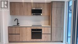 511 - 117 BROADWAY AVENUE Toronto, ON M4P 1V3