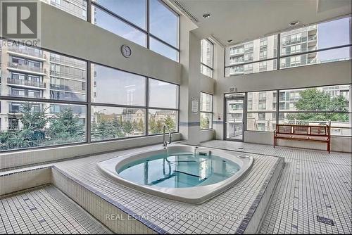 Jacuzzi - 108 - 50 Disera Drive, Vaughan, ON - Indoor Photo Showing Bathroom