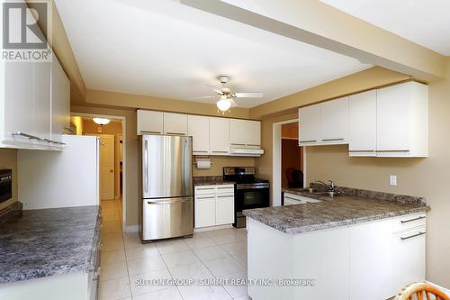 2654 Ambercroft Trail, Mississauga, ON - Indoor Photo Showing Kitchen With Double Sink