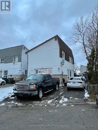 5 GLENCAIRN SQUARE  Brampton, ON L6S 2H7