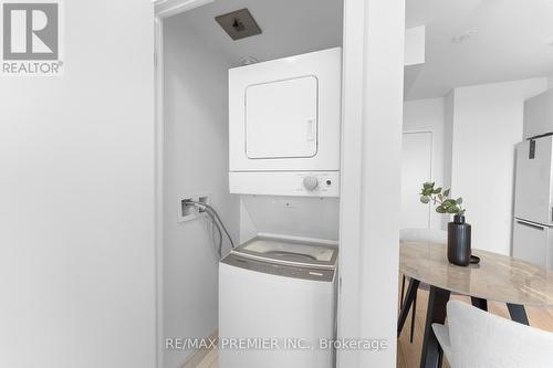 2206 - 474 Caldari Road, Vaughan, ON - Indoor Photo Showing Laundry Room