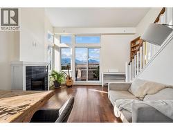 18 3788 LAUREL STREET  Burnaby, BC V5G 1M7