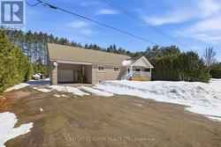 84 PINEWOOD PLACE Deep River, ON K0J 1P0