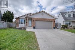 16 LEONARD DRIVE St. Catharines (Rykert/Vansickle), ON L2S 3V2