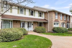 4 - 2066 BRANT STREET  Burlington, ON L7P 3A6