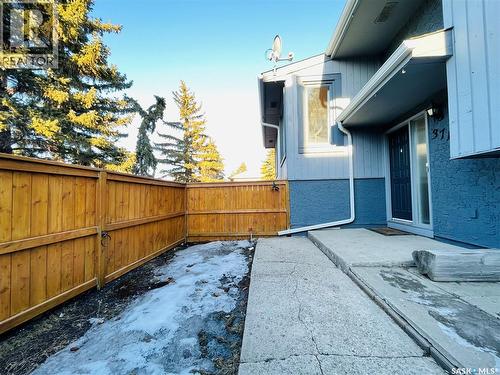 371 Fines Drive, Regina, SK - Outdoor