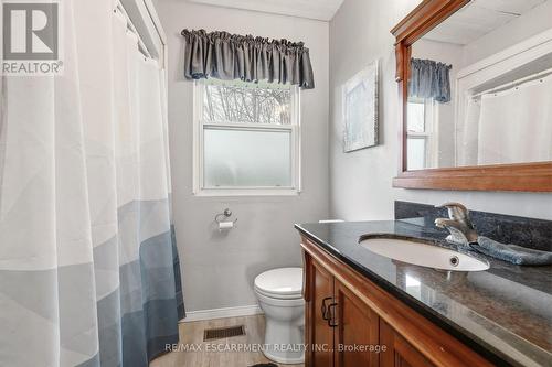 1767 Centre Road, Hamilton, ON - Indoor Photo Showing Bathroom