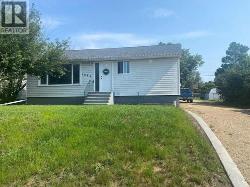 1048 Reasbeck Crescent  Dawson Creek, BC V1G 1P2