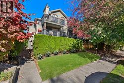 104 925 W 15TH AVENUE  Vancouver, BC V5Z 1S1