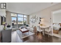 820 1777 W 7TH AVENUE  Vancouver, BC V6J 0E5