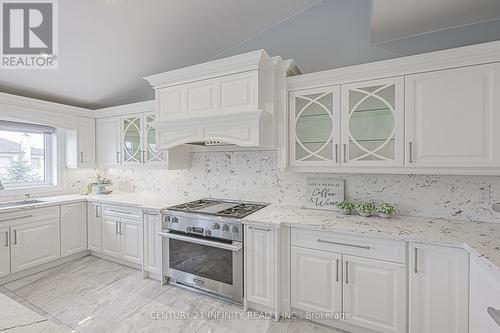 150 Strathearn Avenue, Richmond Hill (Bayview Hill), ON - Indoor Photo Showing Kitchen With Upgraded Kitchen