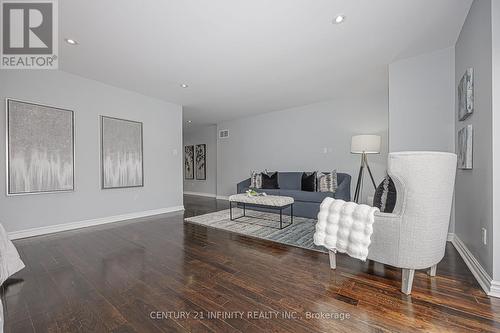150 Strathearn Avenue, Richmond Hill (Bayview Hill), ON - Indoor Photo Showing Living Room