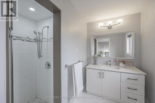 150 Strathearn Avenue, Richmond Hill (Bayview Hill), ON - Indoor Photo Showing Bathroom