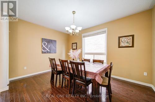 3696 Waterfall Crescent, Mississauga, ON - Indoor Photo Showing Dining Room