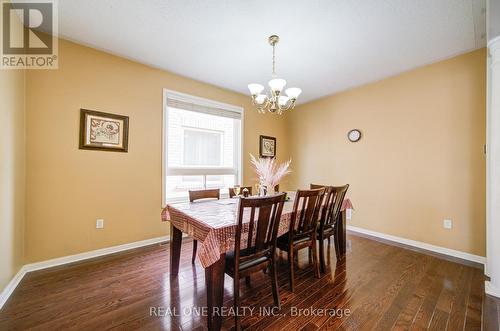 3696 Waterfall Crescent, Mississauga, ON - Indoor Photo Showing Dining Room