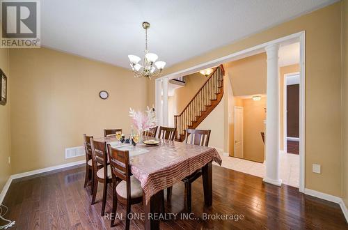 3696 Waterfall Crescent, Mississauga, ON - Indoor Photo Showing Dining Room