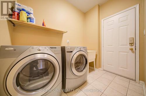 3696 Waterfall Crescent, Mississauga, ON - Indoor Photo Showing Laundry Room