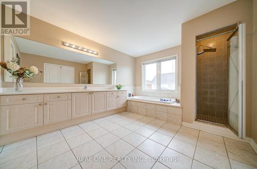 3696 Waterfall Crescent, Mississauga, ON - Indoor Photo Showing Bathroom
