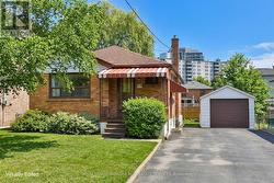 39 WICKFORD DRIVE Toronto, ON M6L 1K9