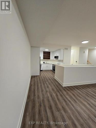 114 Everett Common, St. Catharines, ON - Indoor Photo Showing Other Room