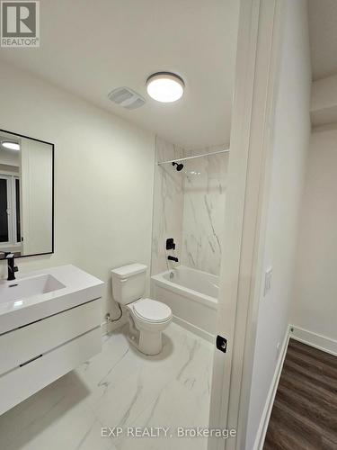 114 Everett Common, St. Catharines, ON - Indoor Photo Showing Bathroom