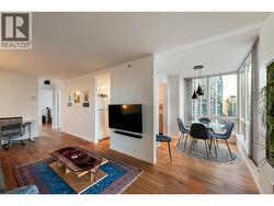 2103 1166 MELVILLE STREET Vancouver, BC V6E 4P5