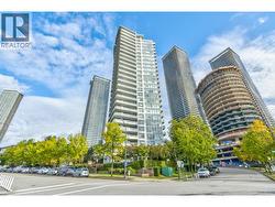 3005 2289 YUKON CRESCENT Burnaby, BC V5C 0B2
