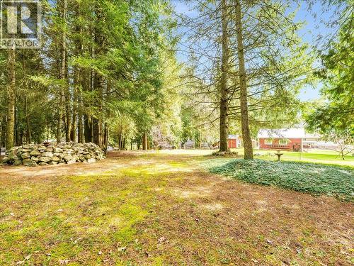 1663 Moran Road Road, Thrums, BC - Outdoor