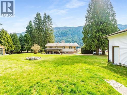 1663 Moran Road Road, Thrums, BC - Outdoor