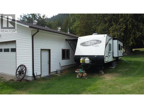 1663 Moran Road Road, Thrums, BC - Outdoor