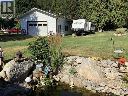 1663 Moran Road Road, Thrums, BC - Outdoor