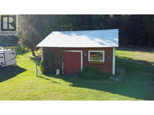 1663 Moran Road Road, Thrums, BC - Outdoor