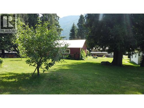 1663 Moran Road Road, Thrums, BC - Outdoor