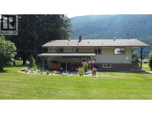 1663 Moran Road Road, Thrums, BC - Outdoor