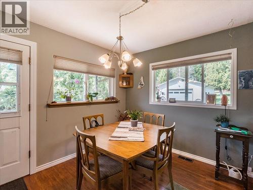 1663 Moran Road Road, Thrums, BC - Indoor Photo Showing Dining Room