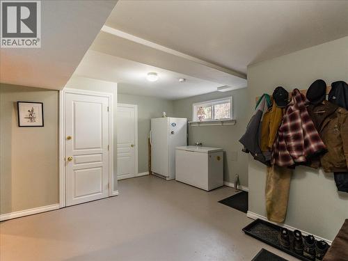 1663 Moran Road Road, Thrums, BC - Indoor Photo Showing Laundry Room