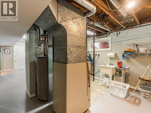 1663 Moran Road Road, Thrums, BC - Indoor Photo Showing Basement
