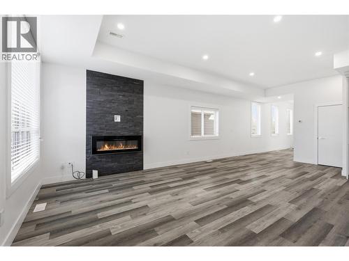 154 Williams Street, Kamloops, BC - Indoor With Fireplace