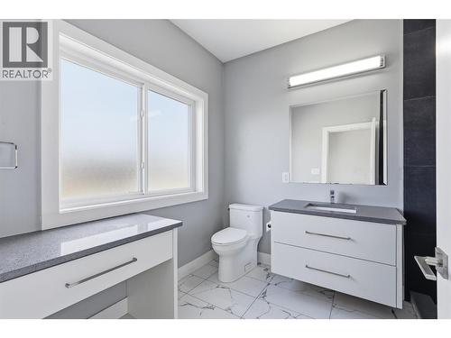 154 Williams Street, Kamloops, BC - Indoor Photo Showing Bathroom