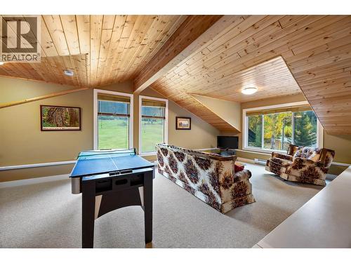 7799 Golf Course Road, Anglemont, BC - Indoor Photo Showing Other Room