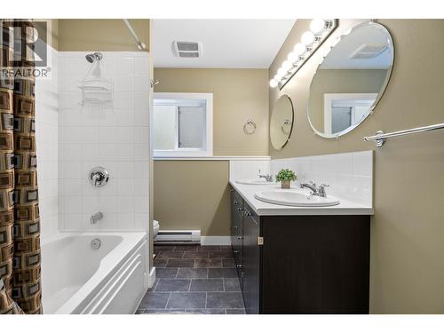 7799 Golf Course Road, Anglemont, BC - Indoor Photo Showing Bathroom
