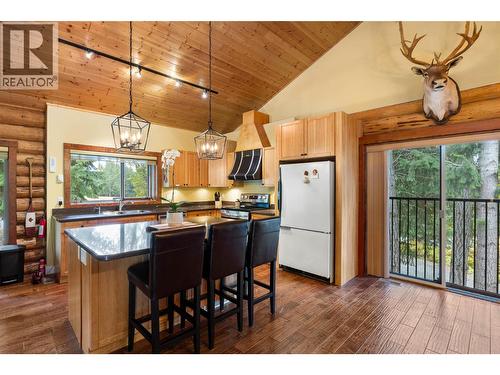 7799 Golf Course Road, Anglemont, BC - Indoor Photo Showing Kitchen