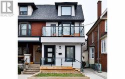 734 SHAW STREET Toronto, ON M6G 3L7