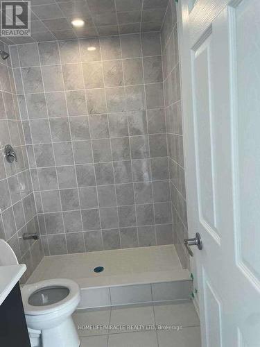 1392 Coral Springs Path, Oshawa, ON - Indoor Photo Showing Bathroom