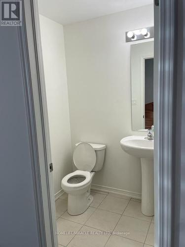 1392 Coral Springs Path, Oshawa, ON - Indoor Photo Showing Bathroom