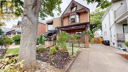 965 LOGAN AVENUE Toronto, ON M4K 3E6
