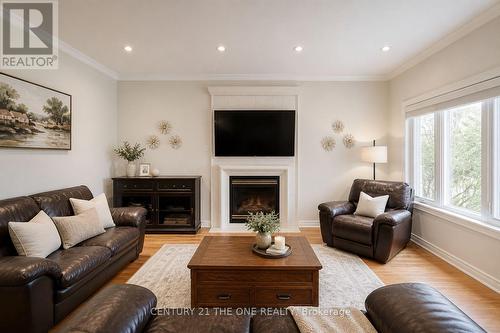 58 Shadow Falls Drive, Richmond Hill, ON - Indoor Photo Showing Living Room With Fireplace