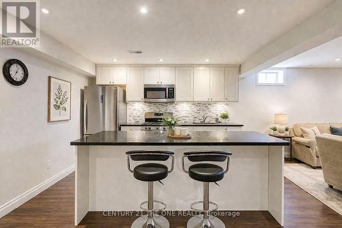 58 Shadow Falls Drive, Richmond Hill, ON - Indoor Photo Showing Kitchen