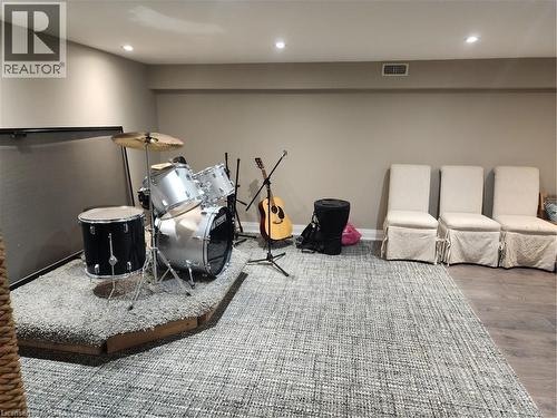 2019 Dundas Street, Burlington, ON - Indoor