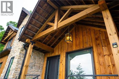 2019 Dundas Street, Burlington, ON - 